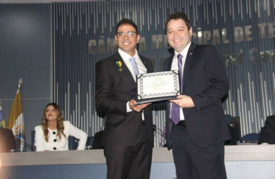 Procurador-geral do Estado do Piauí recebe medalha do Mérito Legislativo